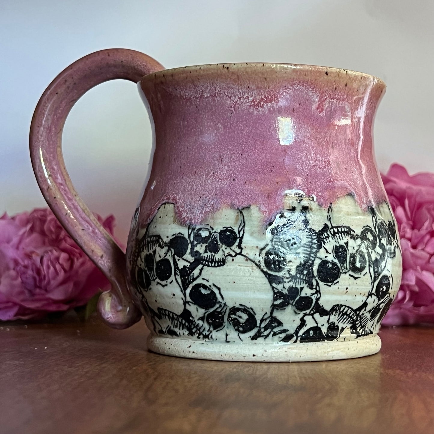 Med pink skull mug