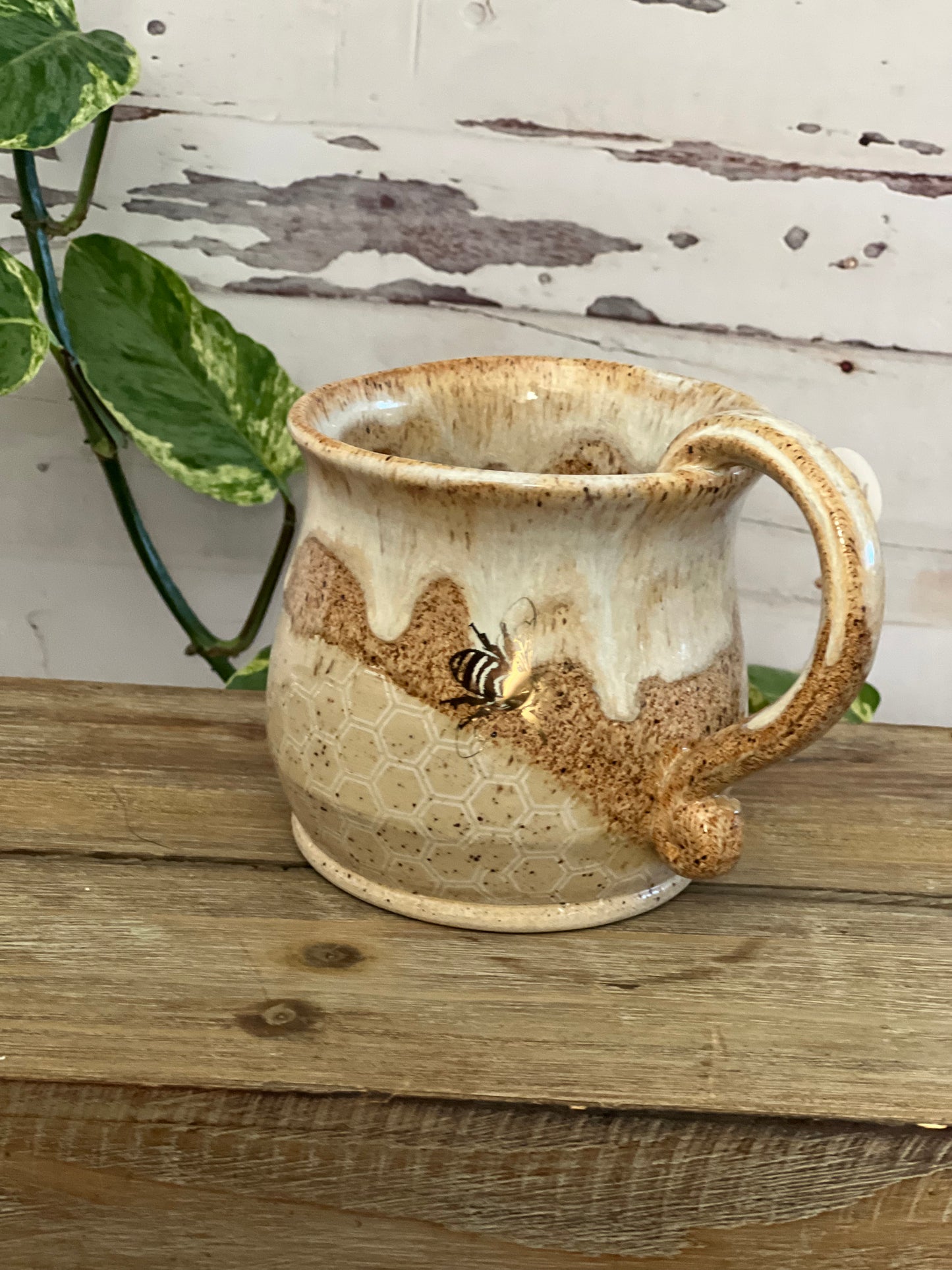 #132 Medium Honeypot mug