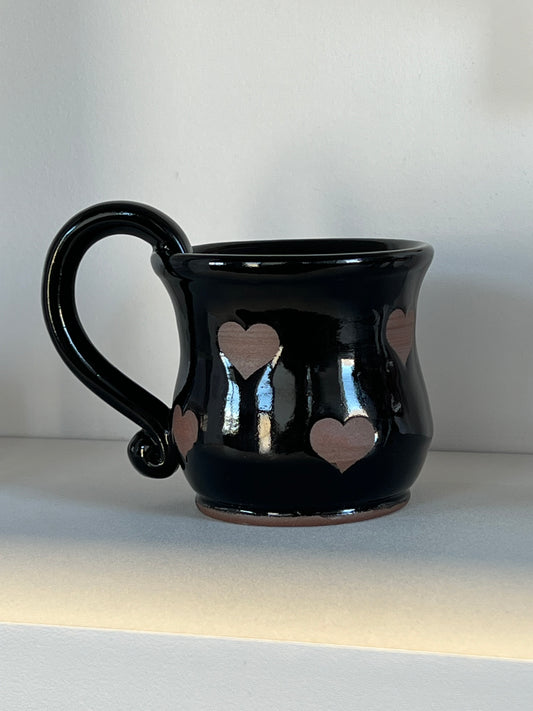 #139 Small Heart mug black/chocolate