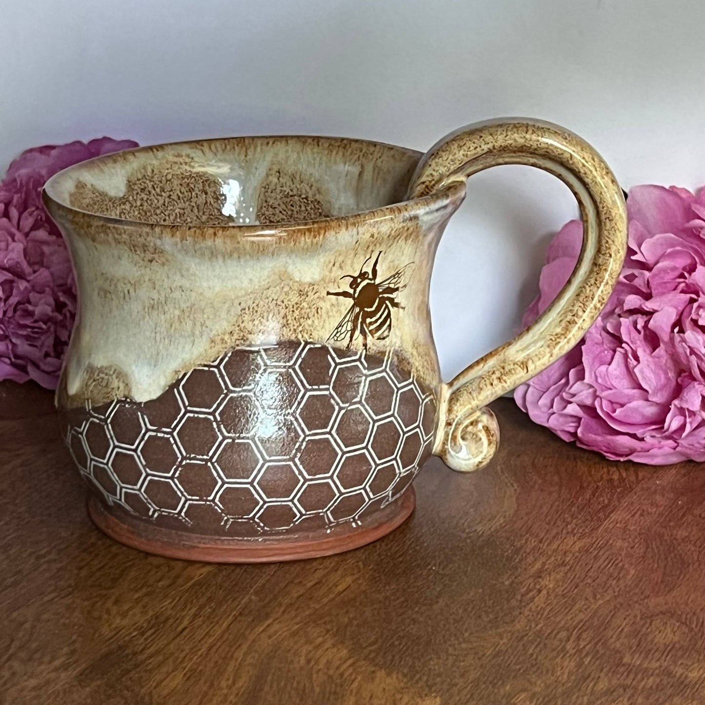 Medium Cocoa Honey pot mug